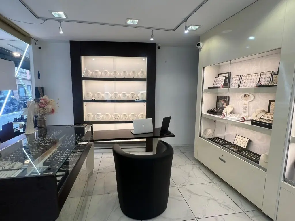 Juwelier in Zirndorf von Innen im modernen Design